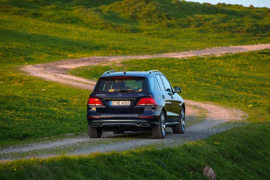  Mercedes-Benz GLE250d 4Matic 2015 года  (фото 24 из 34)